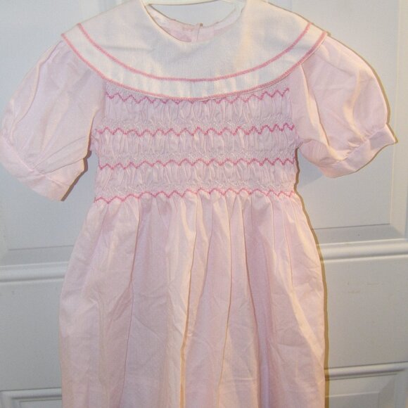 Girls Pink Smoked Dress Size 5 Vintage Winnie the Pooh - Picture 2 of 5